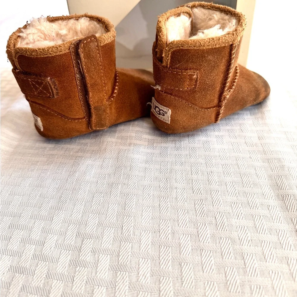 UGG Jesse II‎ Baby Booties Chestnut Suede Shearling Size 2/3 w Box Cozy Winter